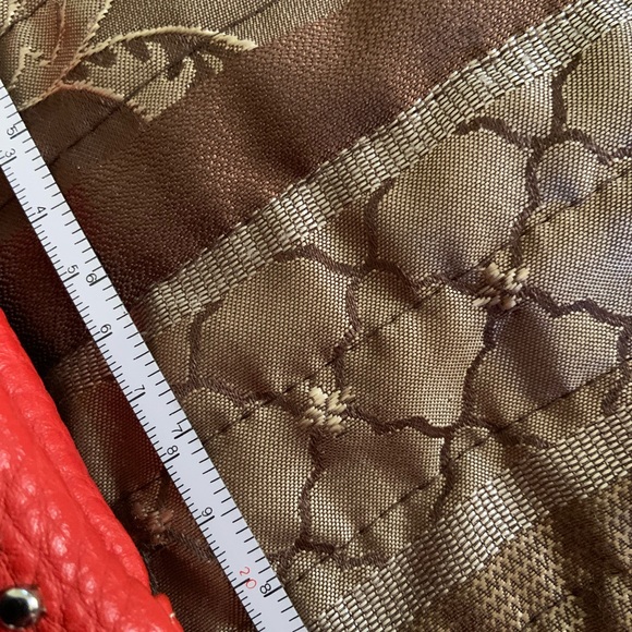 Small Shoulder Purse with exquisite detailing - Picture 11 of 11